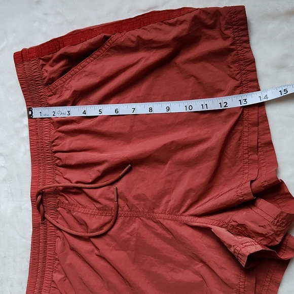 Athleta Women's Sz 16, Burnt Orange, Semi-Fitted with a Mid Rise Nylon Shorts - Picture 8 of 10
